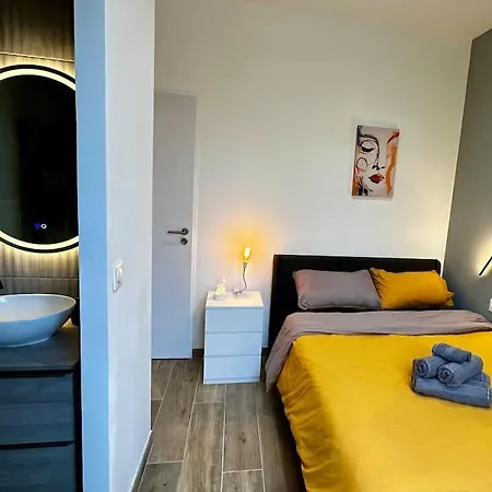 Chic Renovated 2 Bedroom Entire Apartment Or Only Private Rooms In Liberation In Nice With Garage On Demand, Ac, Wi-Fi And Tram Access Extérieur photo